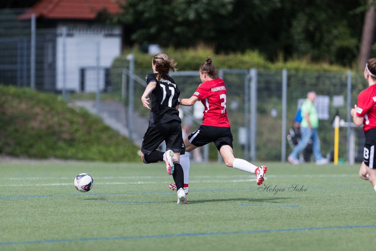 Bild 381 - wBJ Harburger TB - Hannover 96 : Ergebnis: 2:2